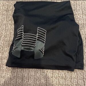 Under Armor Shorts  
Size Medium